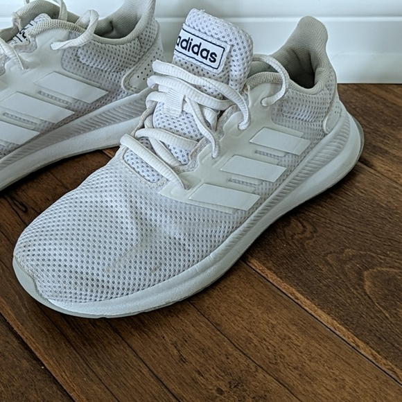 White Adidas tennis shoes - Picture 2 of 6